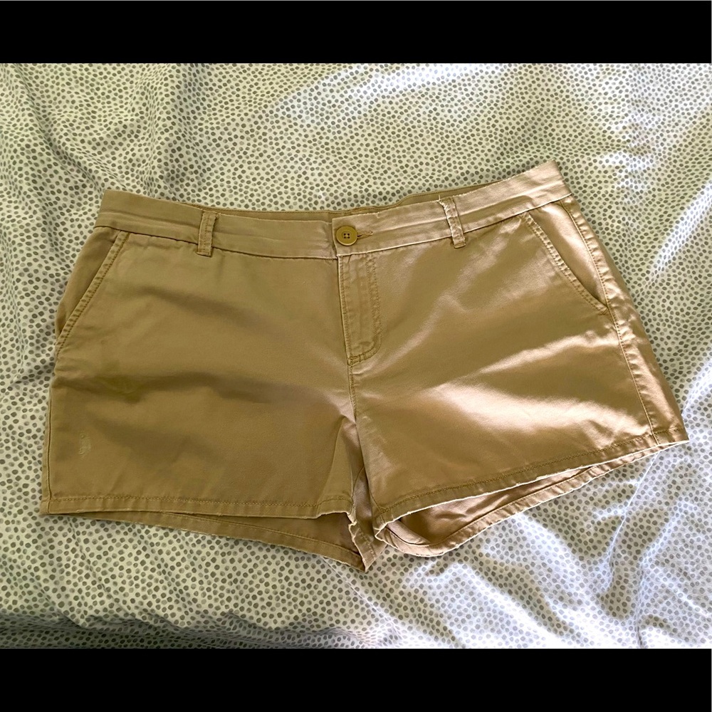 Old Navy khaki women’s shorts size 16
